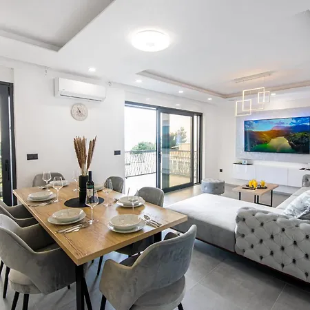Family Rasic Apartament Makarska