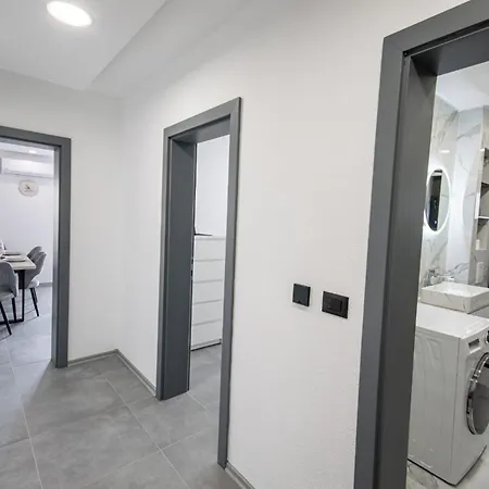 Family Rasic * マカルスカ