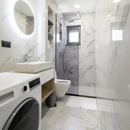 Family Rasic アパート マカルスカ